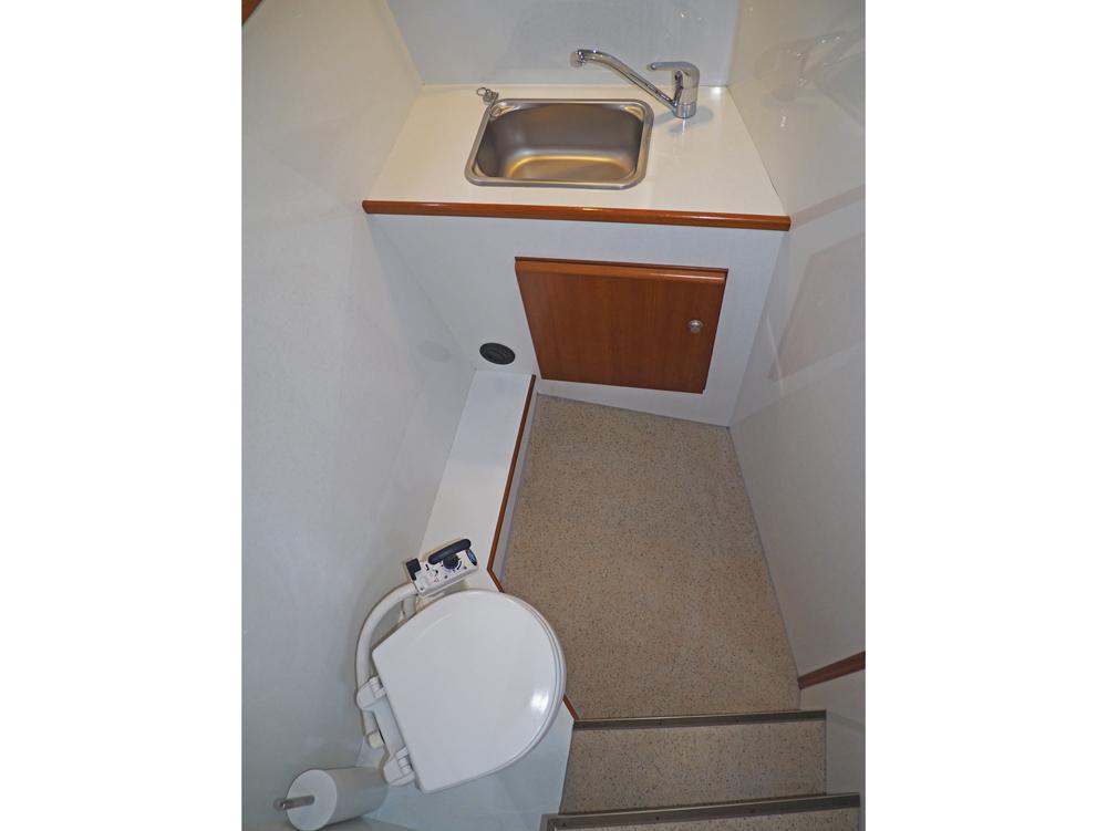 Salon, Accommodatie